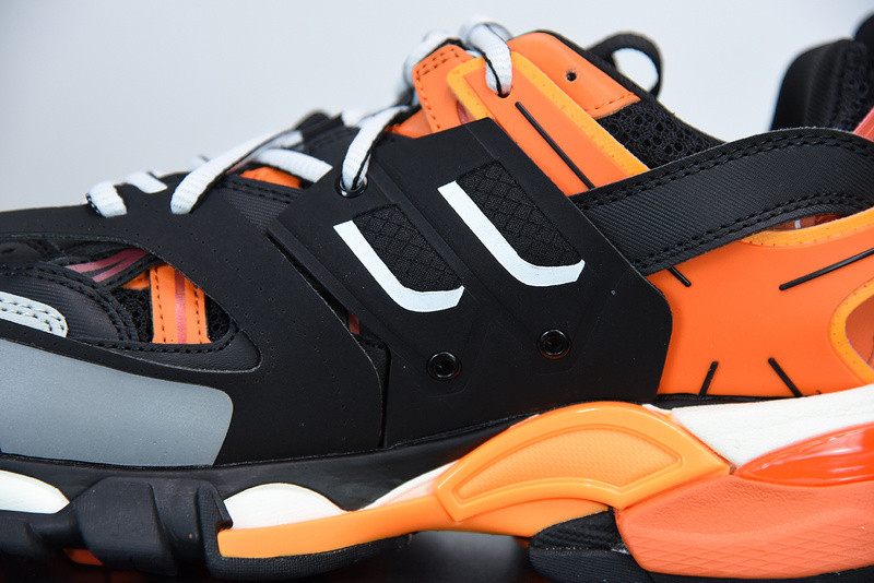 bc track sneaker