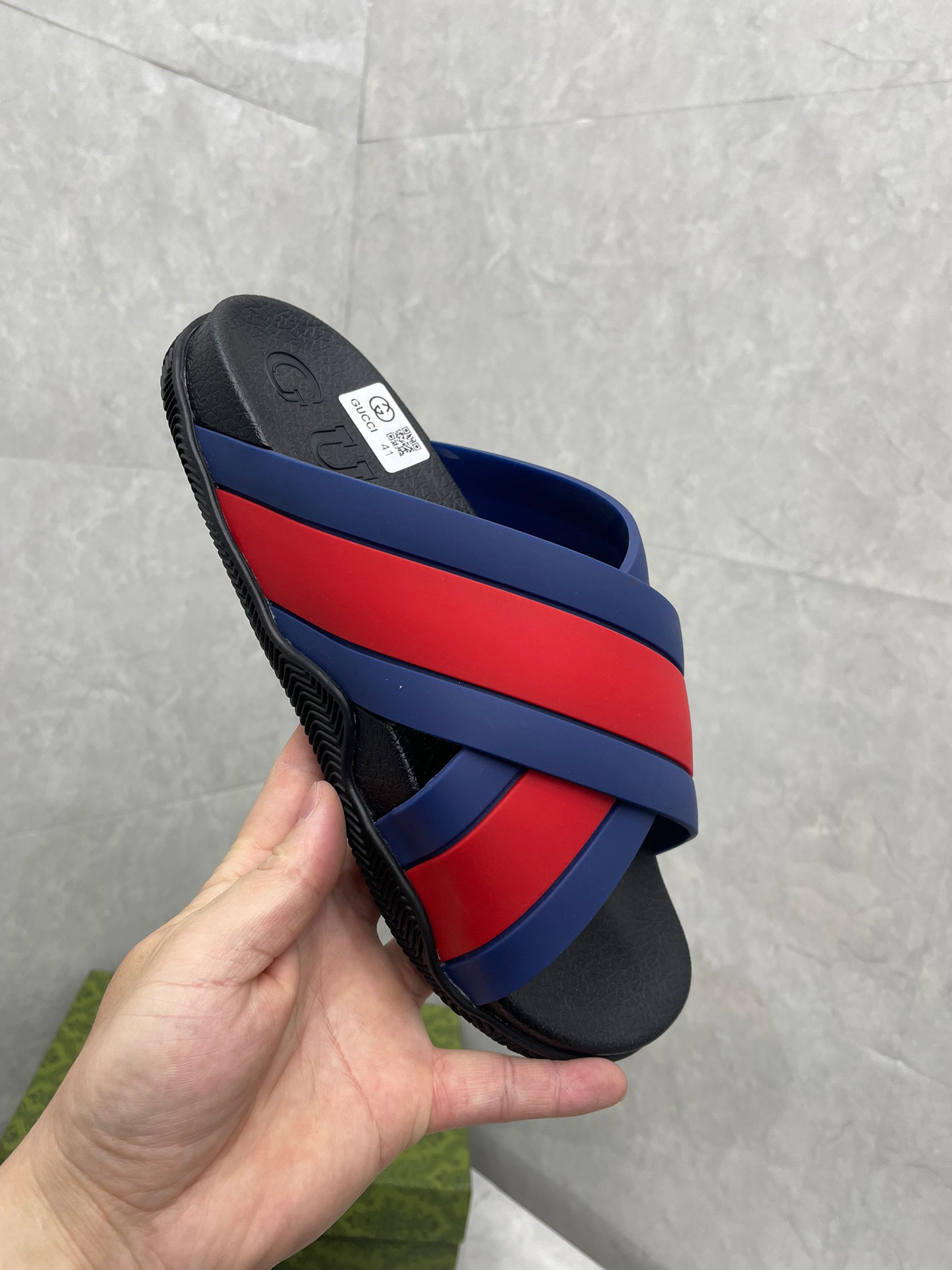 g*u*i sandals