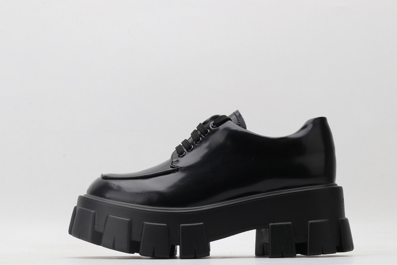 pr sneaker