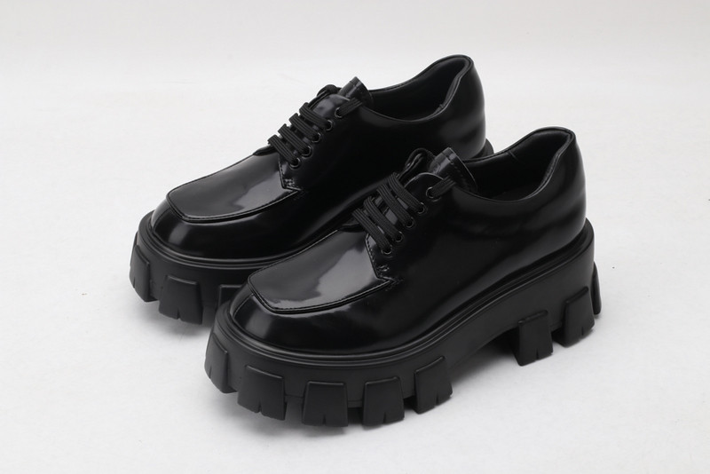pr sneaker