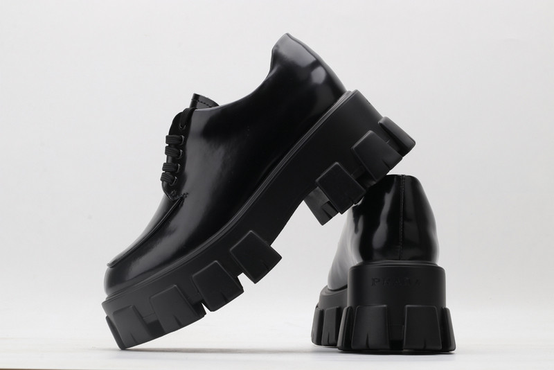 pr sneaker