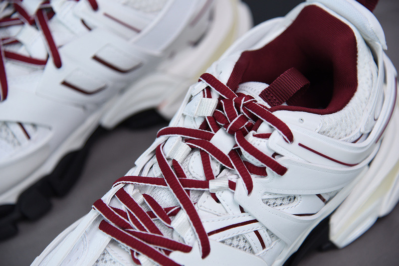 bc track sneaker