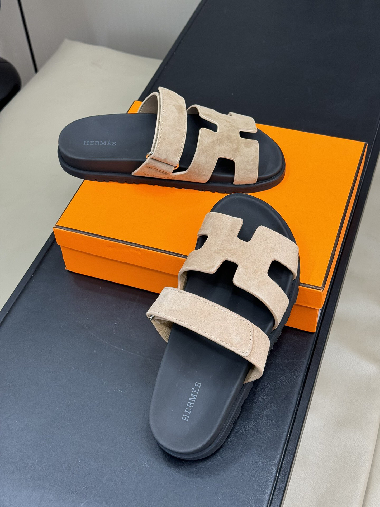 H**mes slide