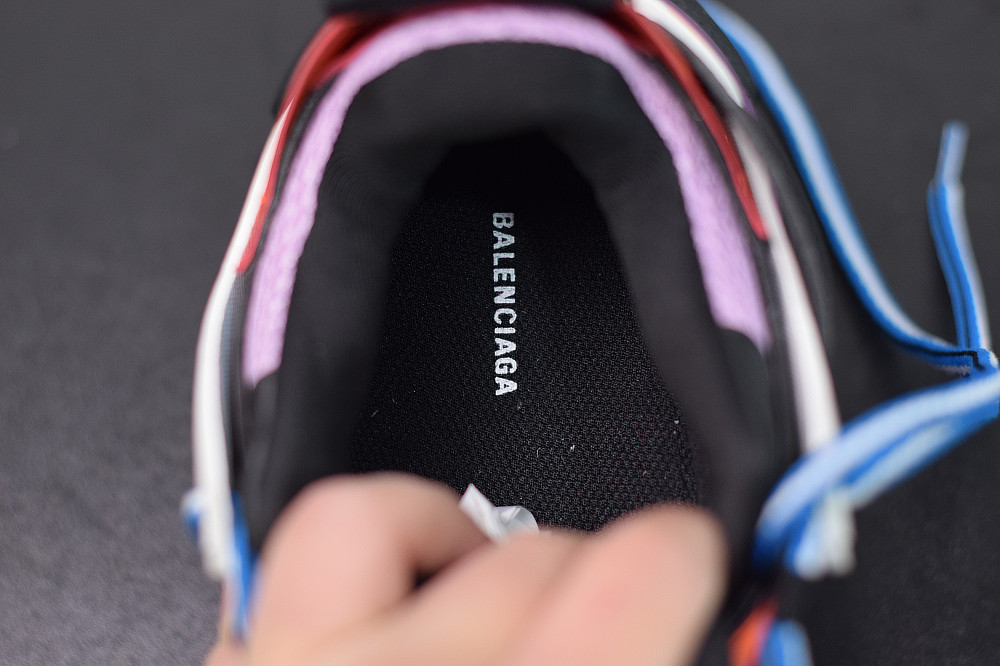 bc track sneaker