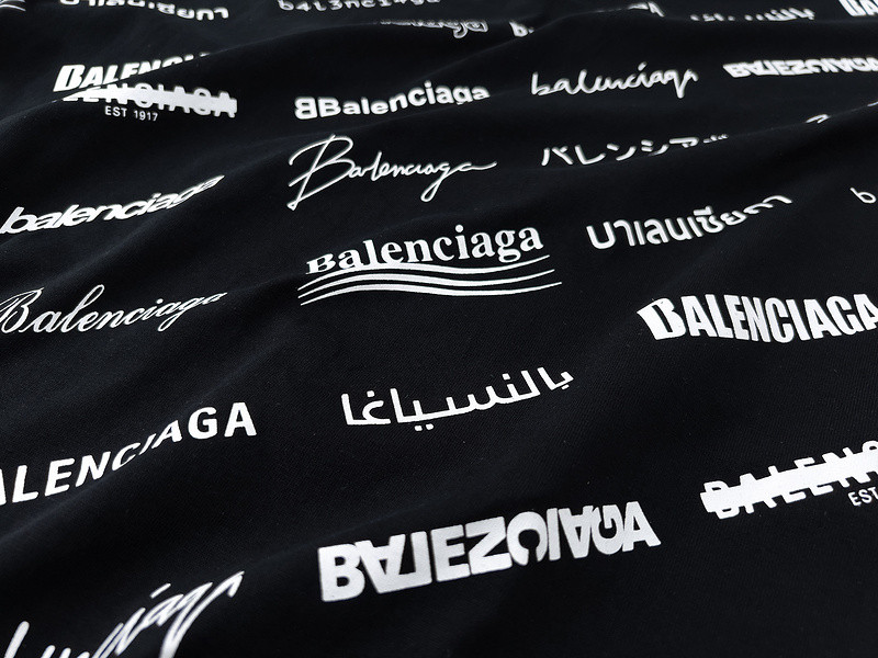 Ba*len*cia*ga clothes
