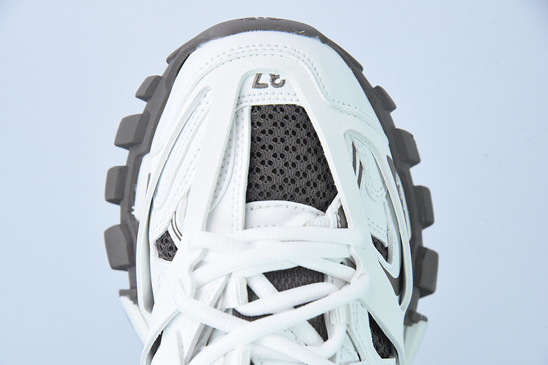bc track sneaker