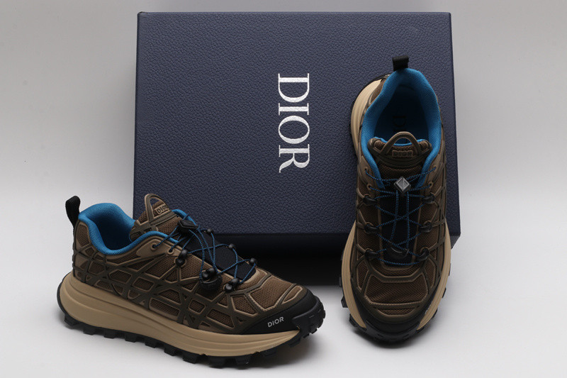 dio* sneaker