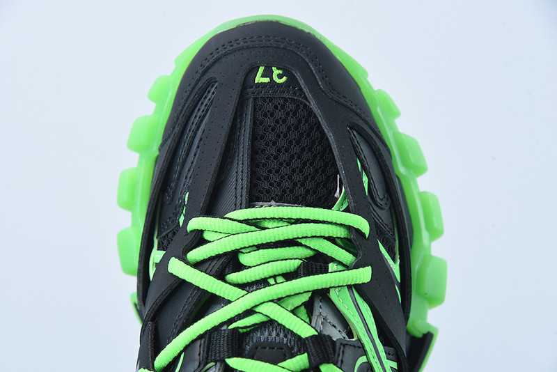 bc track sneaker