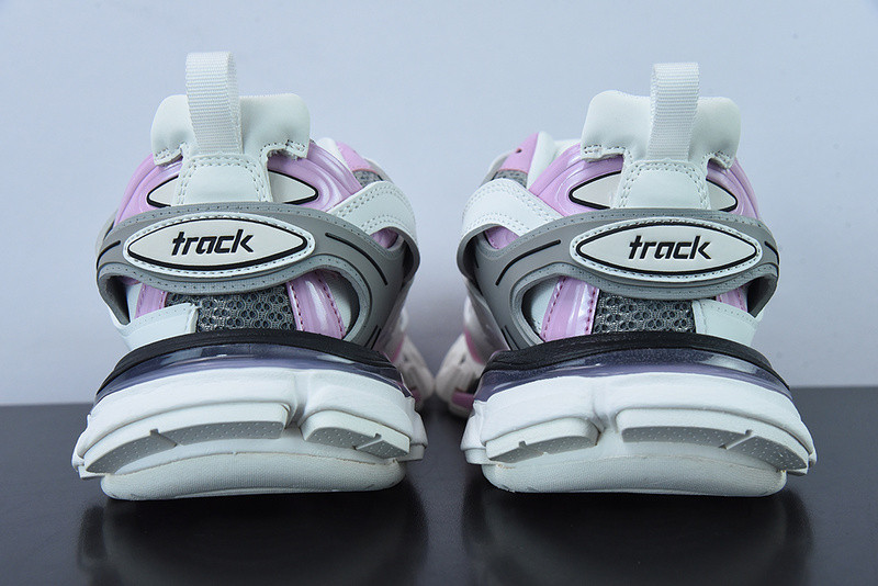 bc track sneaker