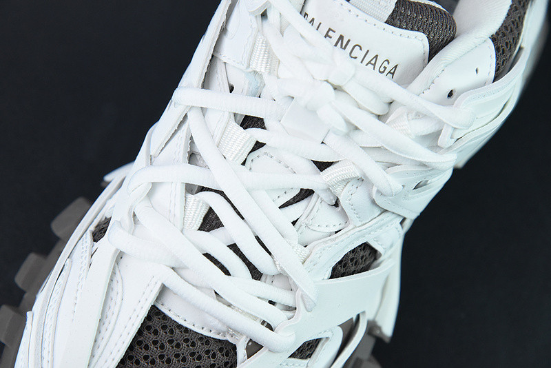 bc track sneaker