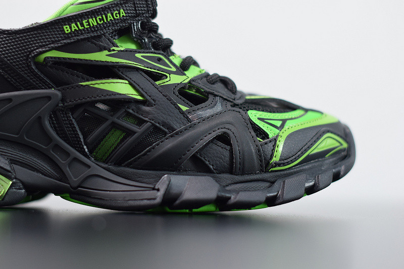 bc track sneaker