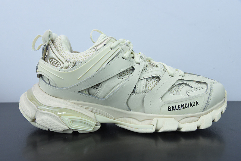 bc track sneaker