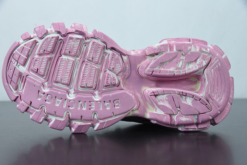 bc track sneaker