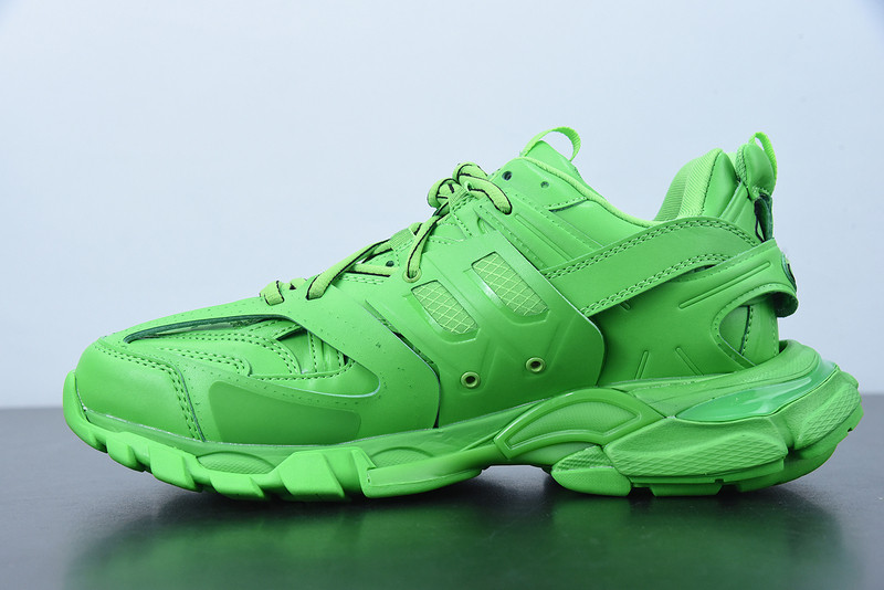 bc track sneaker