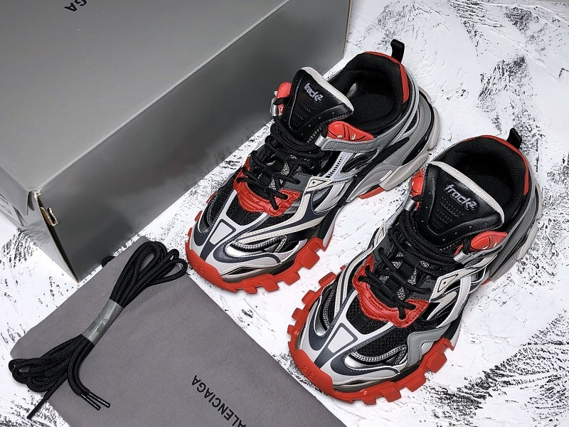 bc track sneaker