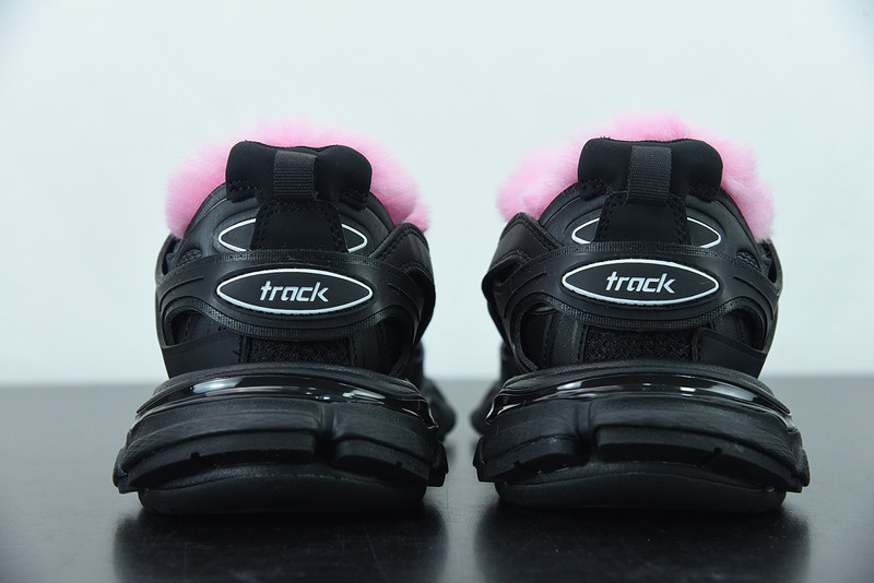 bc track sneaker