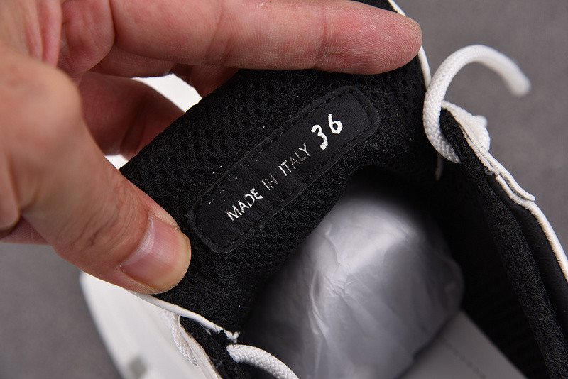pr sneaker