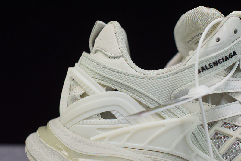 bc track sneaker