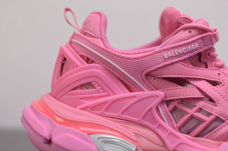 bc track sneaker