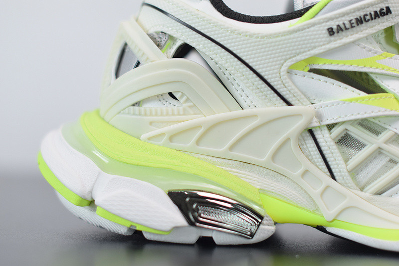 bc track sneaker