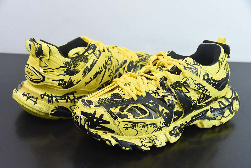 bc track sneaker