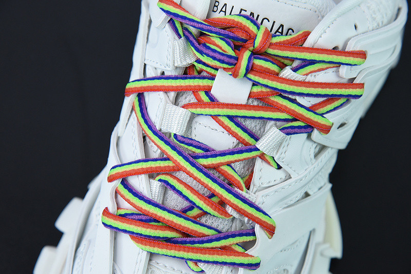 bc track sneaker