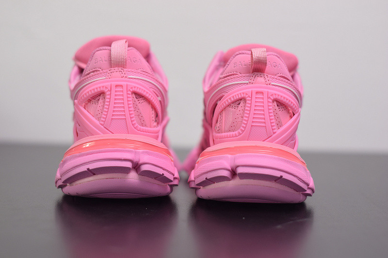 bc track sneaker