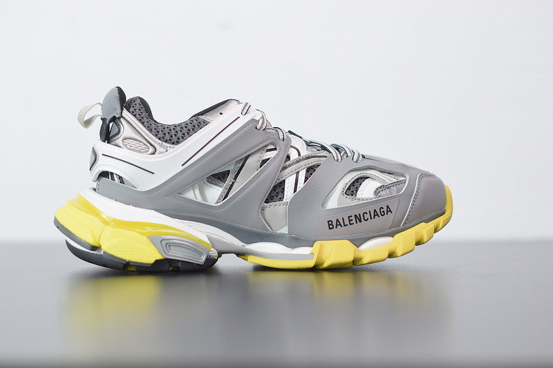bc track sneaker