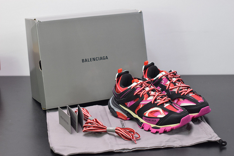 bc track sneaker