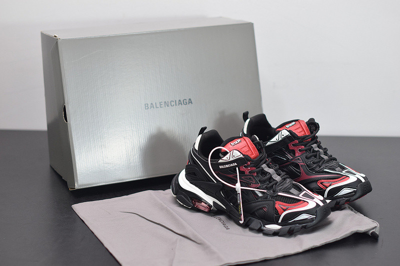 bc track sneaker