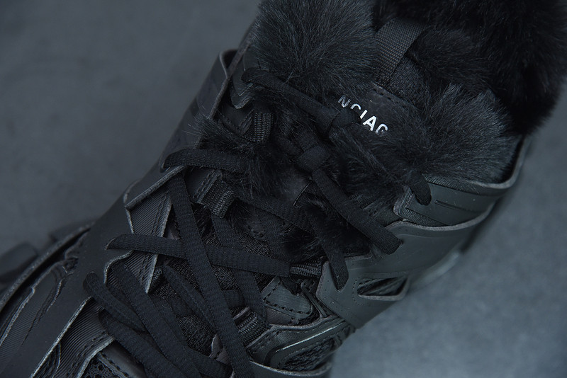 bc track sneaker