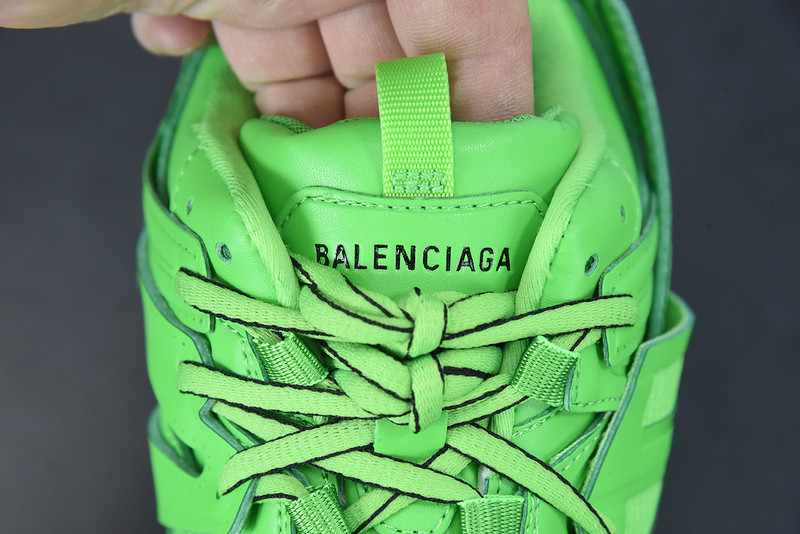 bc track sneaker