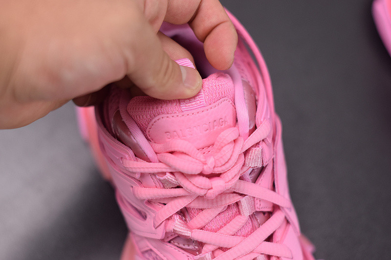 bc track sneaker