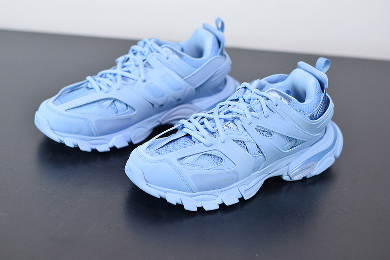 bc track sneaker
