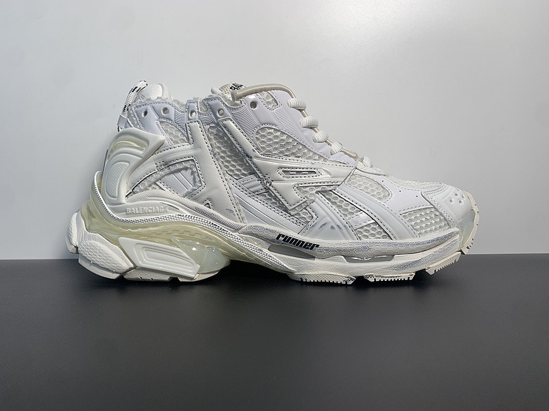 Ba*len*cia*ga runner sneaker