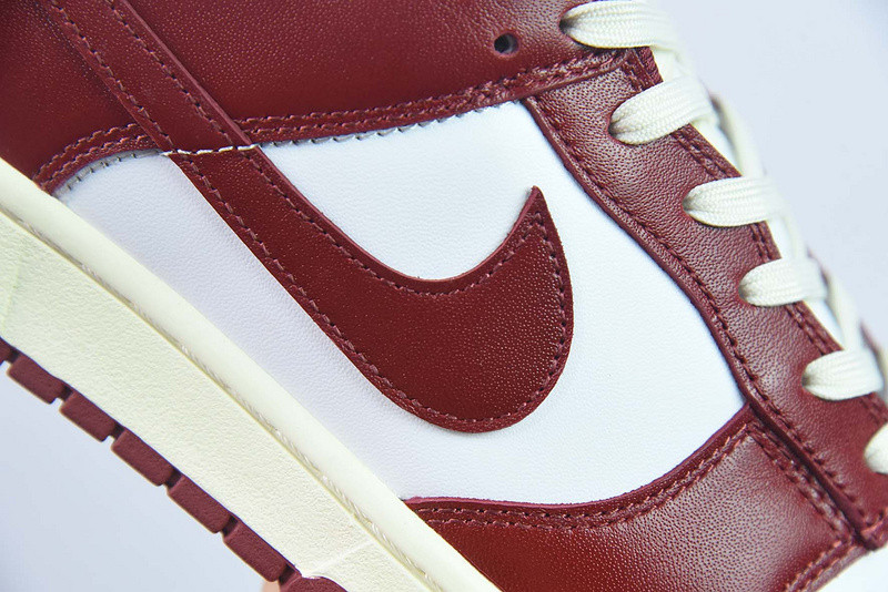 nike dunk low prm vintage team red (women