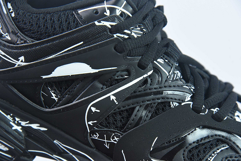 bc track sneaker