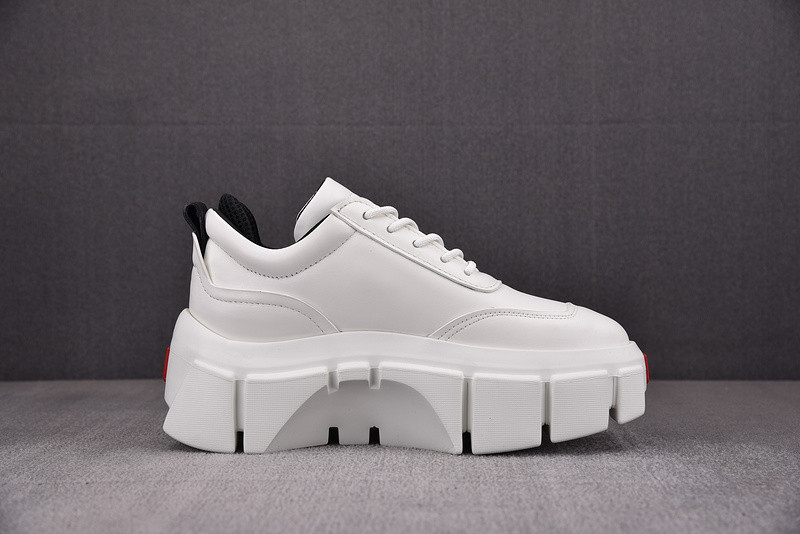 pr sneaker