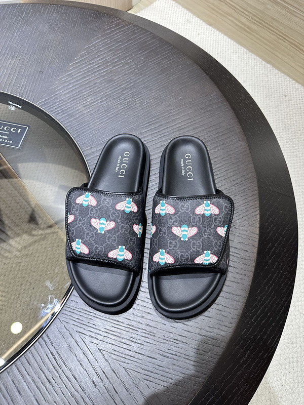g*u*i sandals