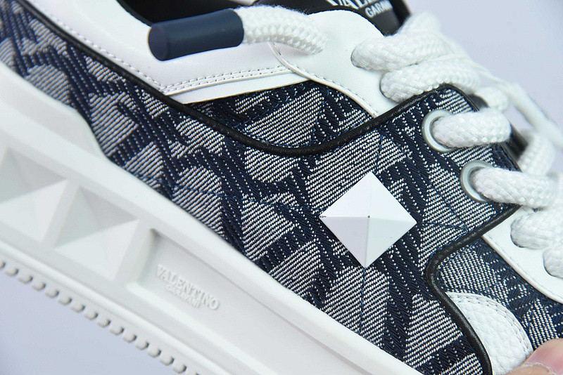 valentino sneaker