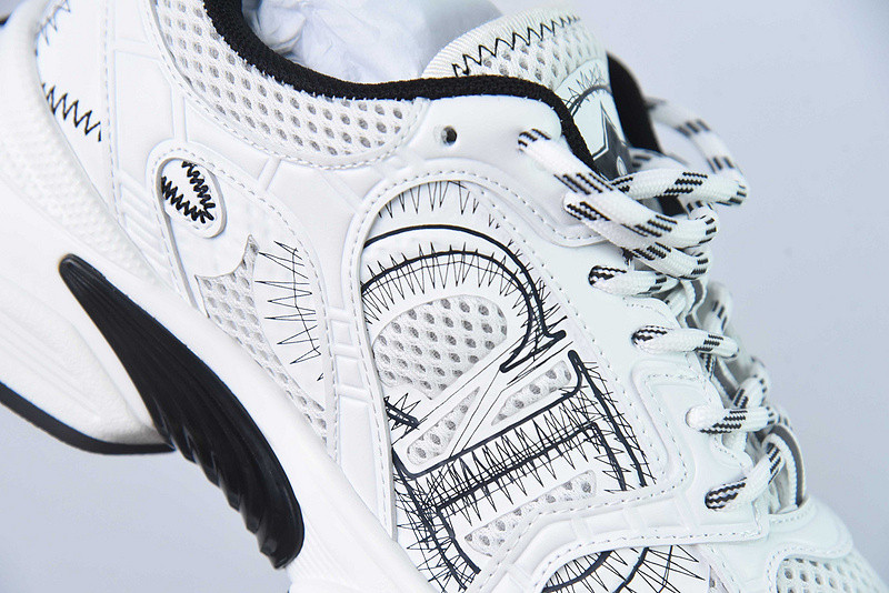 dio* sneaker