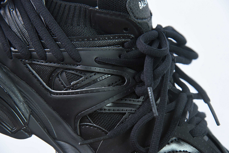 bc track sneaker
