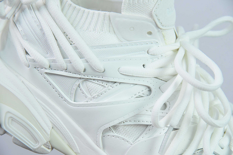 bc track sneaker