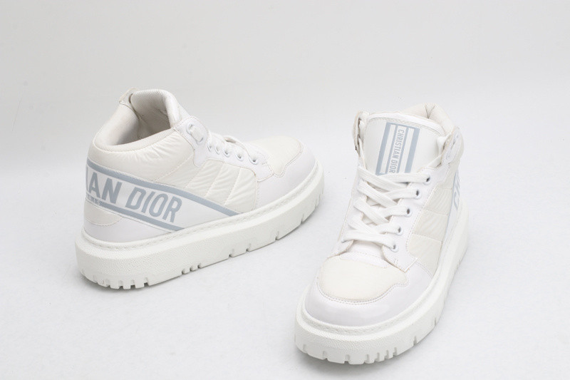 dio* sneaker