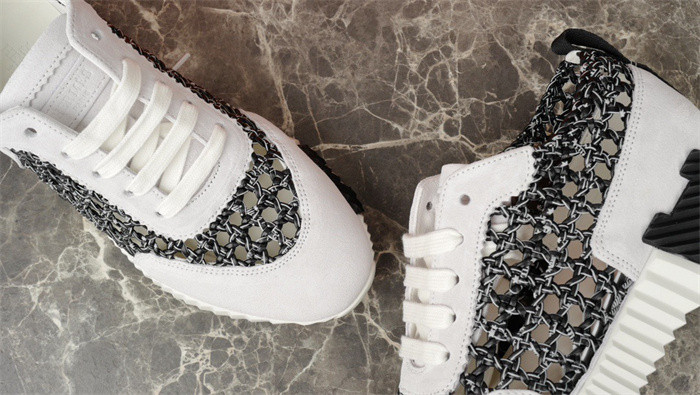 H**mes sneaker