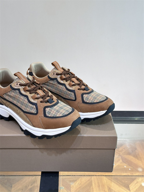 B**rry sneaker