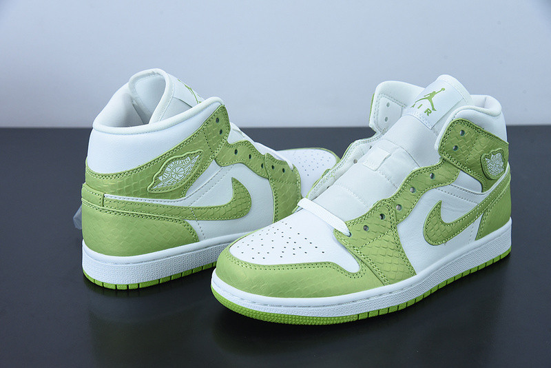 wmns air jordan 1 mid se 