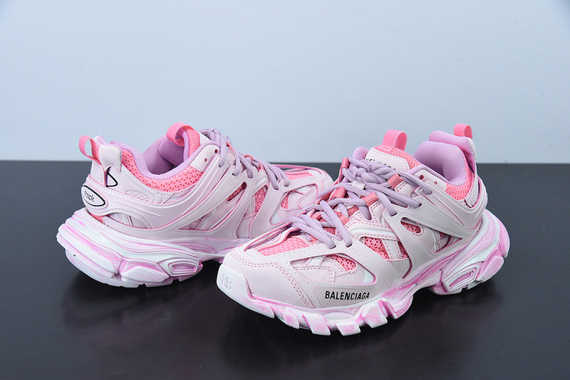 bc track sneaker
