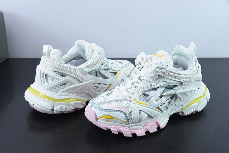 bc track sneaker