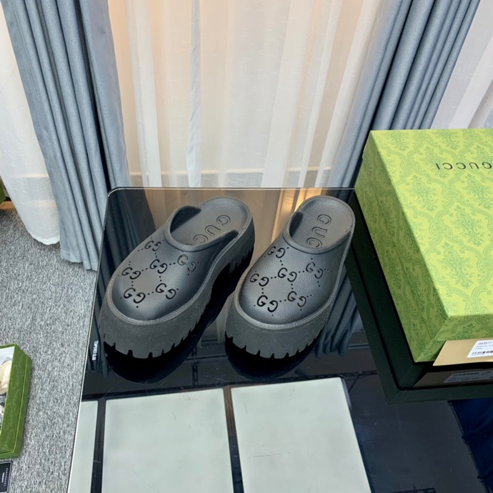 g*u*i sandals high